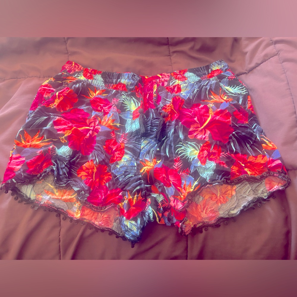 Hawaiian Tropical Hibiscus Floral Pocket Shorts With Fringe Tie Tassel & Crochet